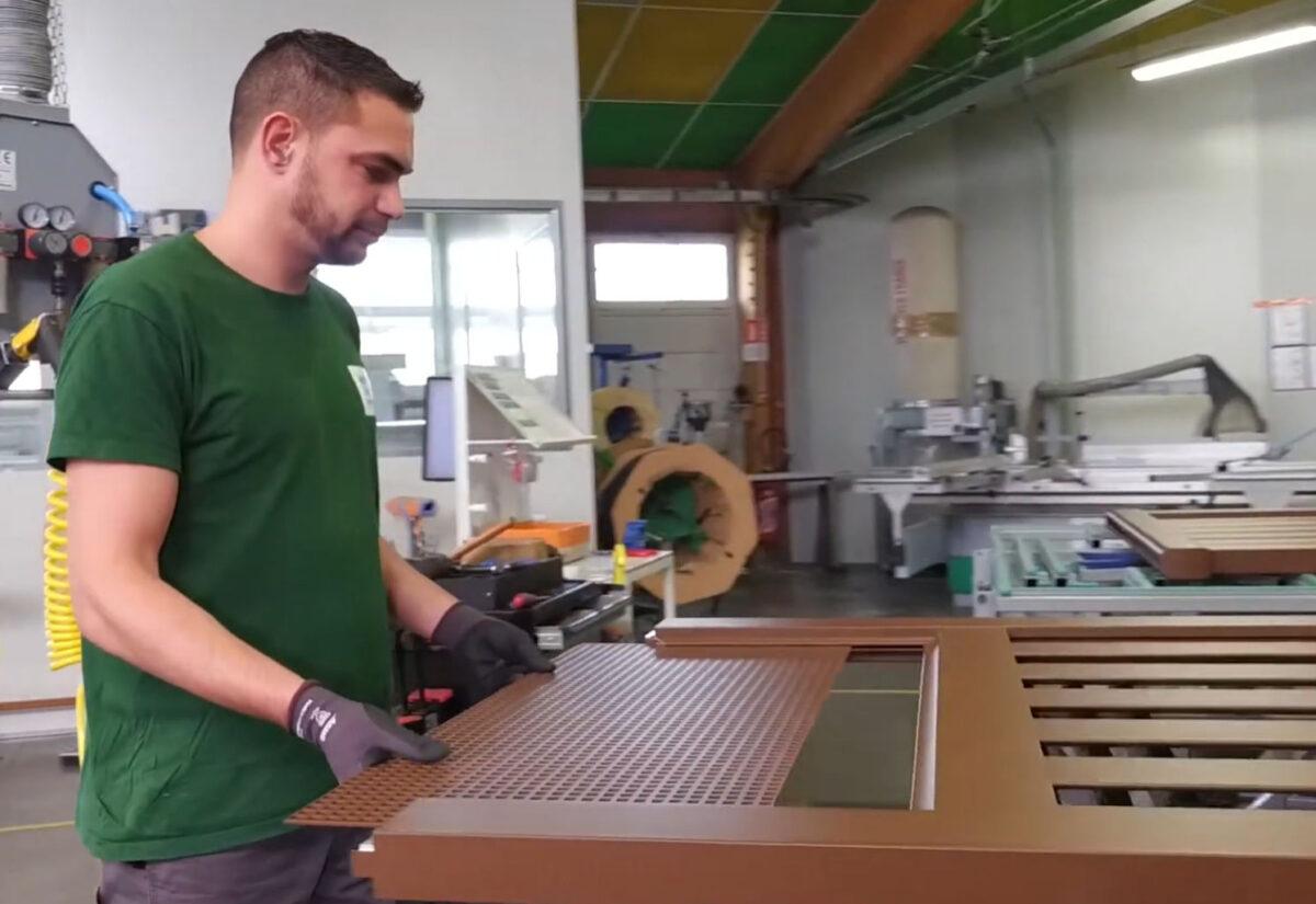Film de fabrication usine portails portillons et clôtures pvc et aluminium